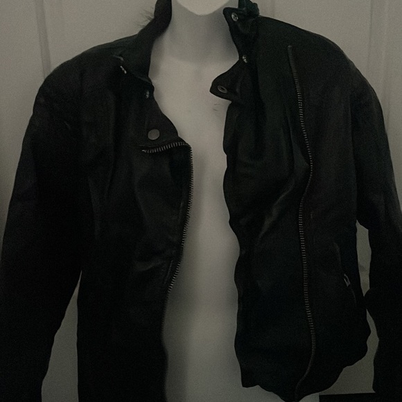 Leather jacket - Picture 2 of 3